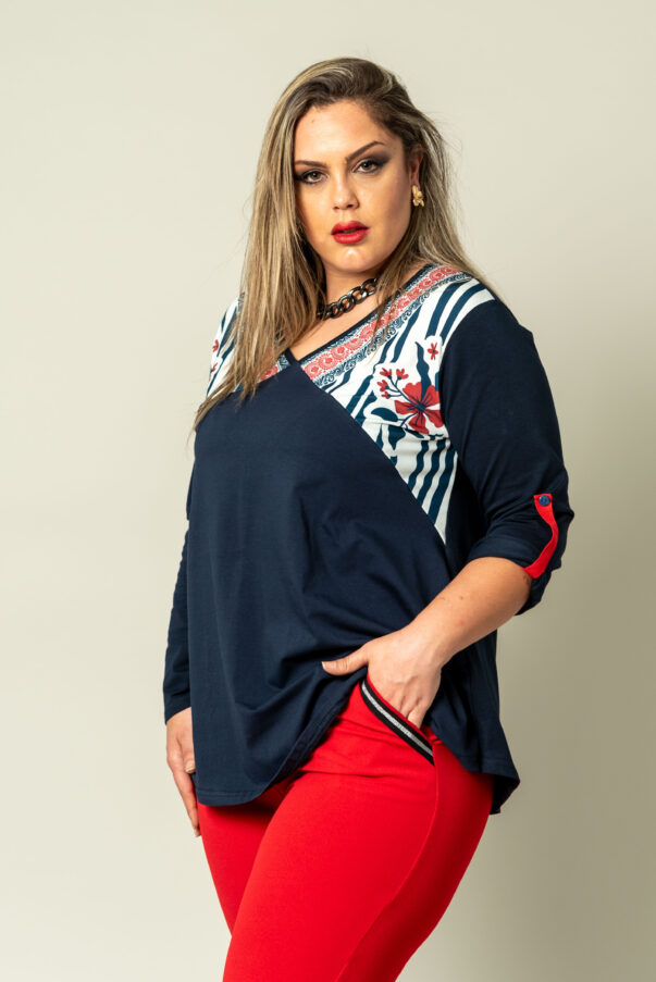 Camiseta mujer moderna con toque boho chic - Imagen 2