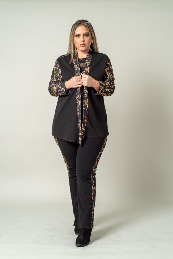 Kimono de mujer con detalles dorados - Imagen 2